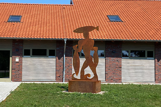 feuerwehrhaus-skulptur